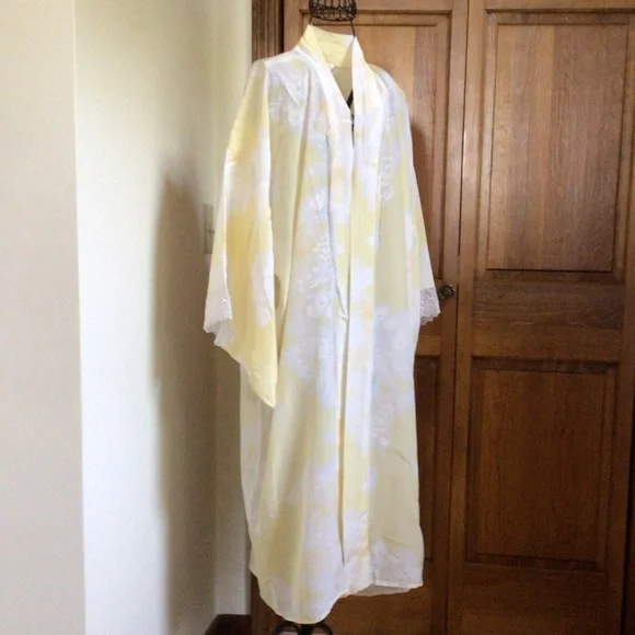 Kimono, pale yellow/white, Medium/Large - Picture 8 of 9